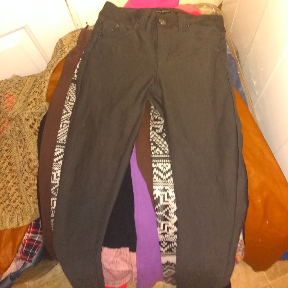 Clothes - Picture 3 of 3